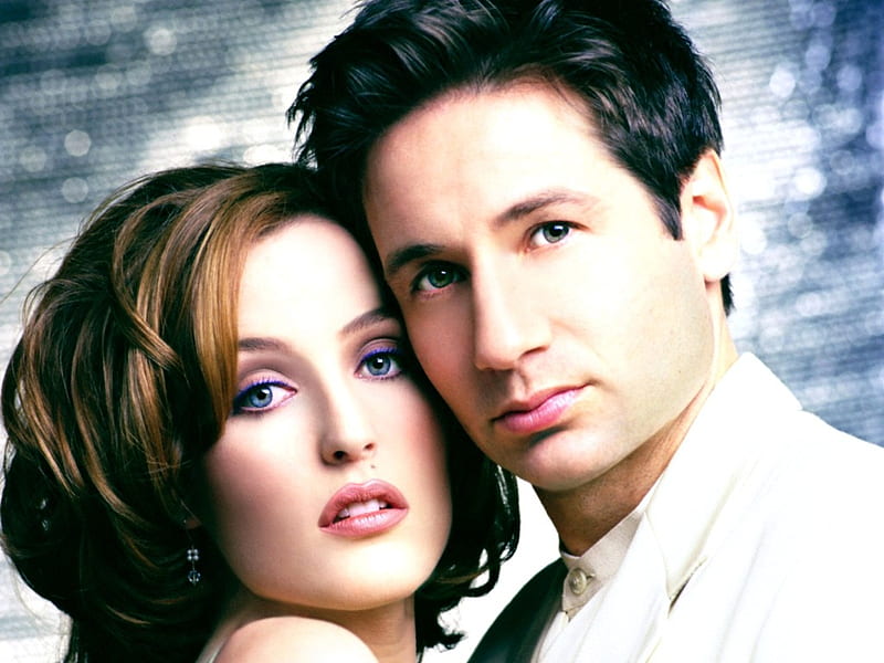 Dana and Fox, together again, portrait, scully and mulder, HD wallpaper