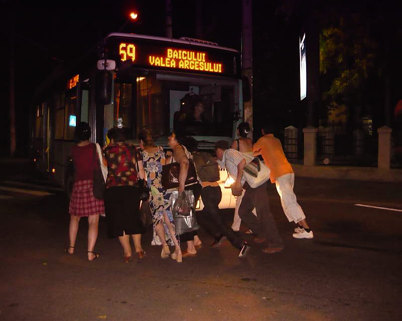 proceedings trolley bus, carros, people, funny, woman, light, HD wallpaper