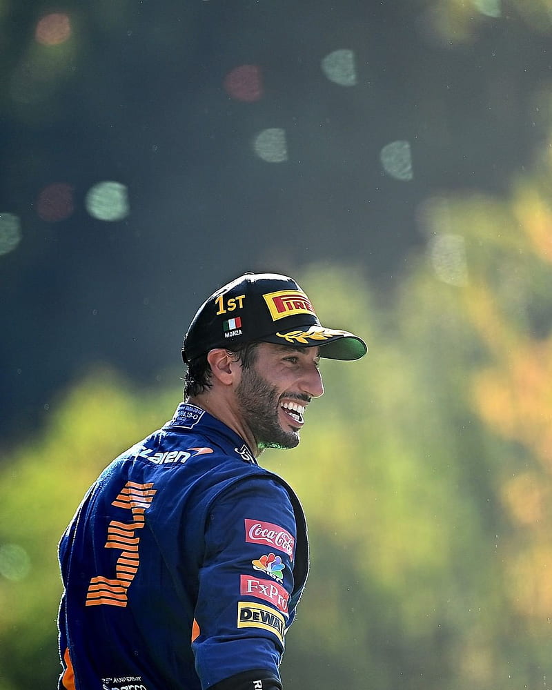 Daniel Ricciardo | 3, daniel Ricciardo, dr3, driver, mclaren, podium, formula 1, monza, f1, HD phone wallpaper