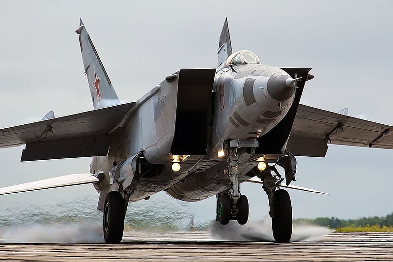 The Story Of The Soviet Pilot Who Defected To Japan With A Secretive MiG 25 Foxbat The Aviationist, HD wallpaper