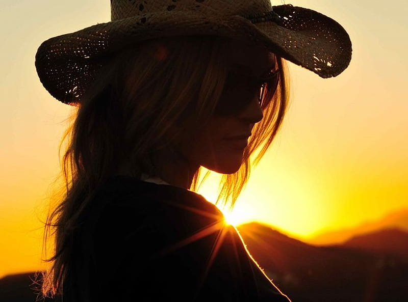 TROUGH SUNLIGHT, model, sunset, cowboy, woman, light, hat, HD wallpaper