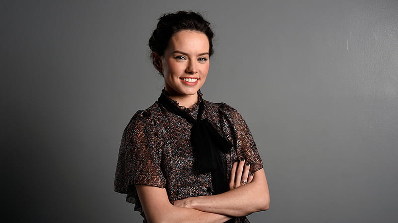 Daisy Ridley Is Standing With Folding Her Hands In Gray Background Daisy Ridley, HD wallpaper