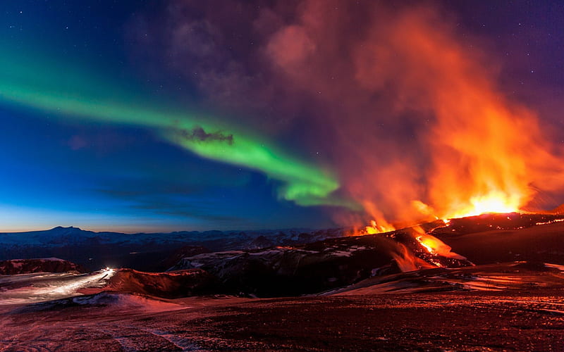aurora borealis over volcanic lava flow, fire, northen lights, lava, volcano, night, HD wallpaper
