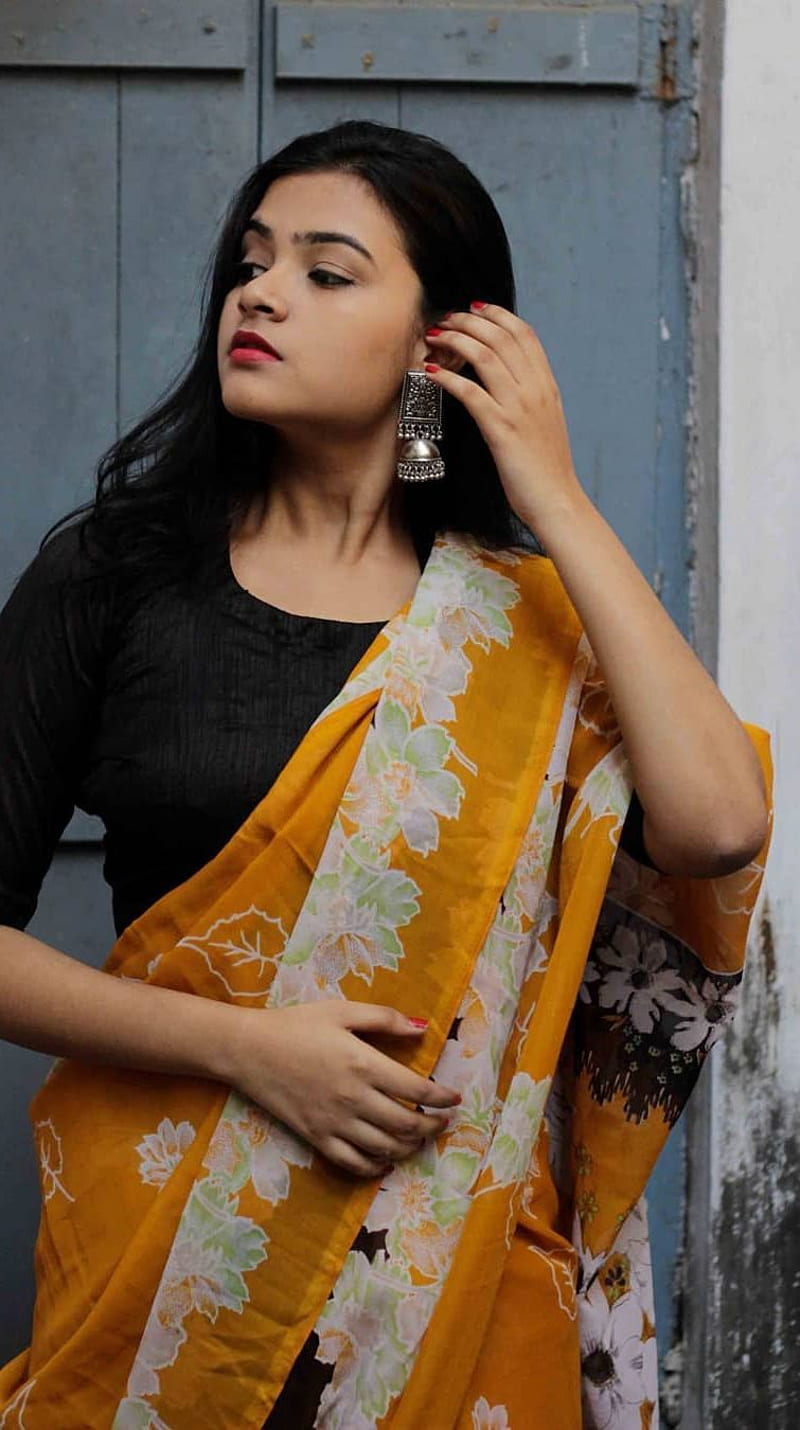 Alkaria Hashmi , model, saree lover, HD phone wallpaper