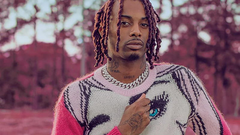 Playboi Carti Is Wearing White Pink Woolen Knitted T-Shirt Having Tattoos On Neck And Hand Standing In Blur Bokeh Background Playboi Carti, HD wallpaper