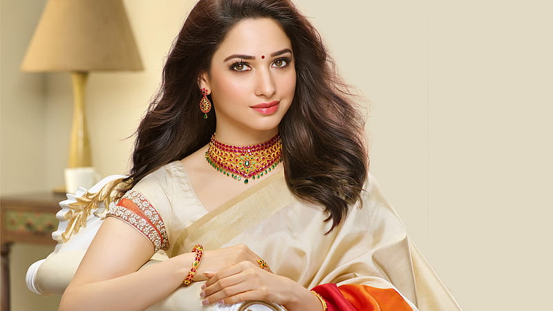 Tamannaah Bhatia Is Wearing Saree And Jewelry Girls, HD wallpaper | Peakpx