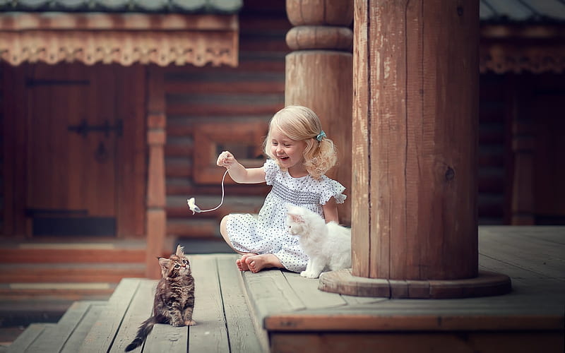Little girl playing with kittens, cute, girl, copil, child, cat, kitten, pisici, HD wallpaper