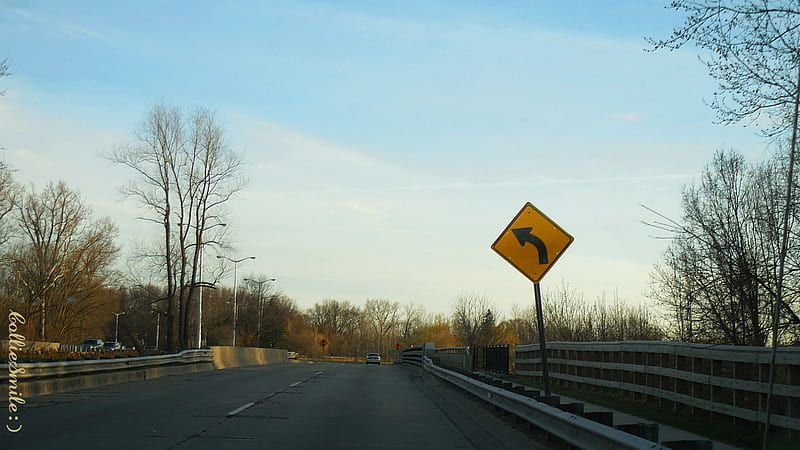 Follow that Arrow... into the Spring : ), sign, road, trees, carros, automobiles, blue sky, HD wallpaper