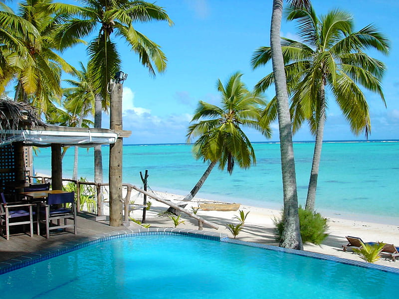 Pool and beach in Rarotonga Polynesia, polynesia, resort, Rarotonga, bar, sea, atoll, beach, lagoon, sand, south pacific, blue, hotel, islands, ocean, swimming pool, paradise, holdiay, cook, island, tropical, HD wallpaper