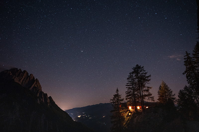 cliff, house, night, mountains, starry sky, light, HD wallpaper