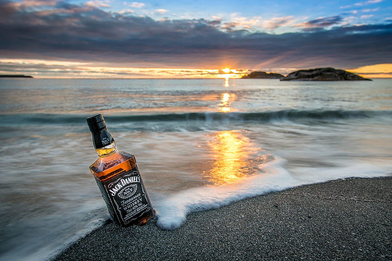 Sunset on a Bottle of Jack Daniel's, beach, sunset, natue, bottle, HD wallpaper