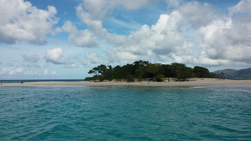 Sandy Cay, vacation, ocean, sailing, waves, trees, sky, clouds, tropical Island, sea, beach, sand, water, island, tropical, blue, HD wallpaper