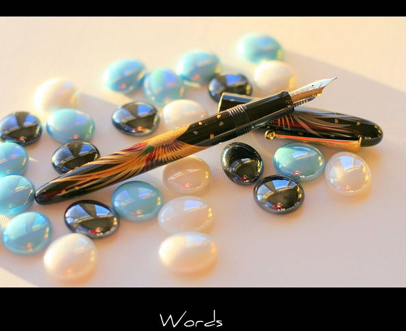 FOUNTAIN PEN & SHINY THINGS, stones, pens, shine, writing implements, beads, fountain pens, HD wallpaper