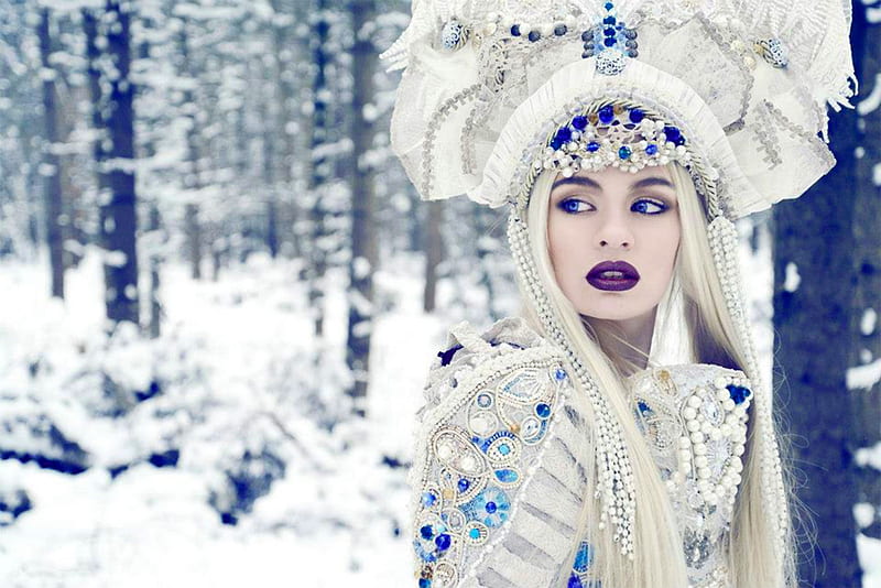 Winter Beauty, pretty, art, queen, bonito, woman, jewelry, graphy, fantasy, girl, snow, serene, digital, white, blue, HD wallpaper