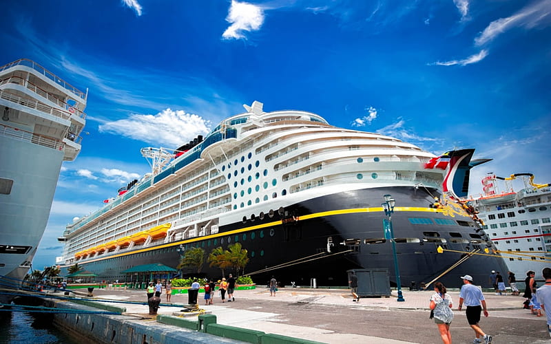 cruise ships in bahamian piers, piers, passengers, cruise ships, sky, docks, HD wallpaper