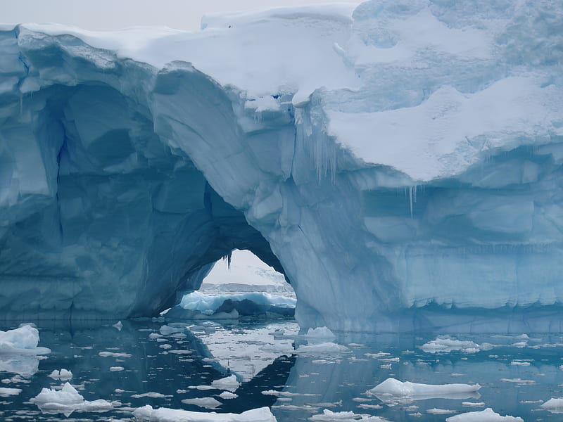 Gateway Through Iceberg, hole, ocean, poles, iceberg, floating, cold, gateway, light blue, sky water, HD wallpaper