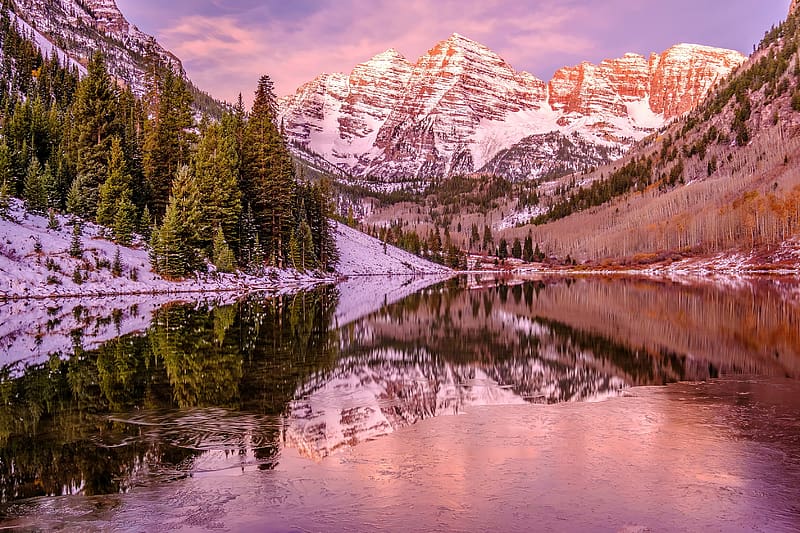 Maroon bells and Maroon lake at sunrise, beautiful, forest, mountain, lake, mirror, tranquility, winter, hills, rocks, serenity, reflection, snow, trees, HD wallpaper