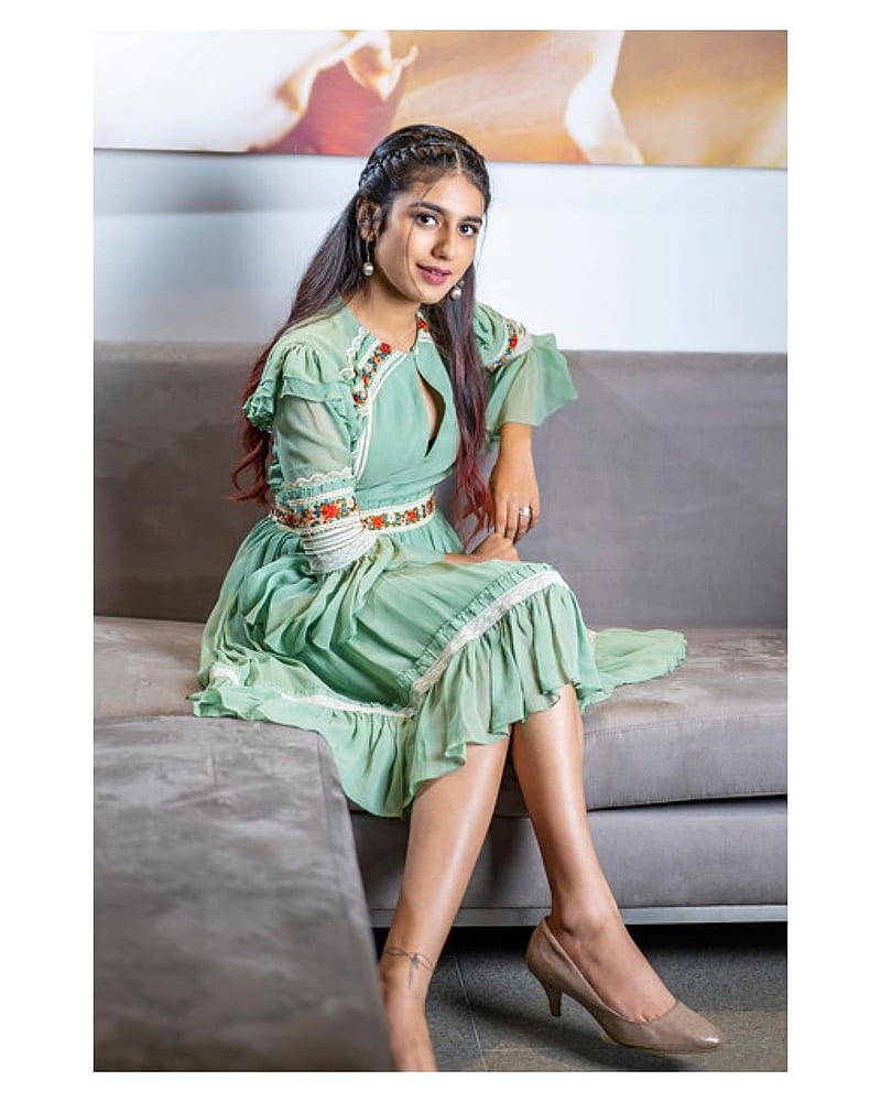 Priya Prakash, footwear, hair, HD phone wallpaper