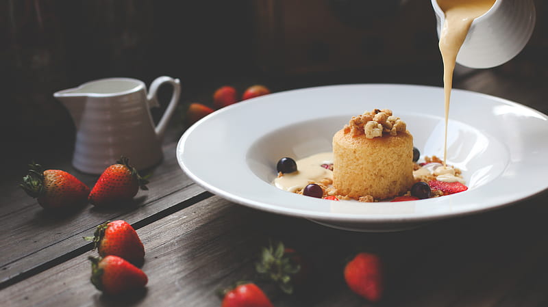 strawberry cake dessert with cream, HD wallpaper