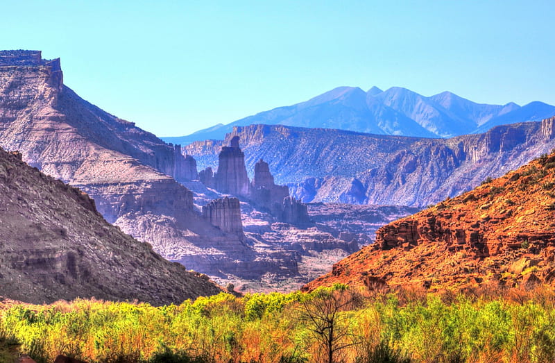 Valley in Utah, utah, rocks, canyonland, desert, bonito, valley, stones, splendor, mountains, sandstone, color, nature, landscape, HD wallpaper