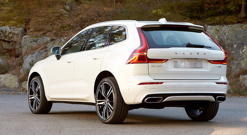 2018 Volvo XC60 T8 R-Design (Color: Crystal White) - Rear Three-Quarter , car, HD wallpaper