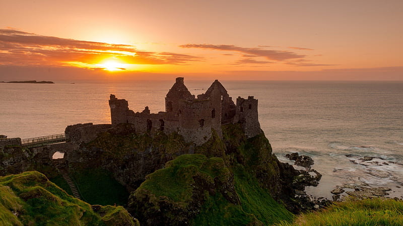 the ruins of dunluce castle in ireland at sunset, ruins, sunset, castle, coast, sea, HD wallpaper