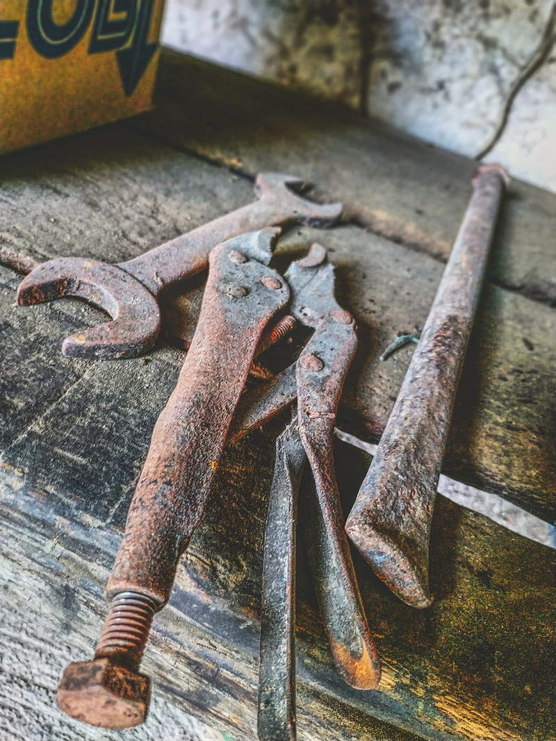 Tired tools, mecanic, old, old-fashioned, origin, retired, work, HD phone wallpaper
