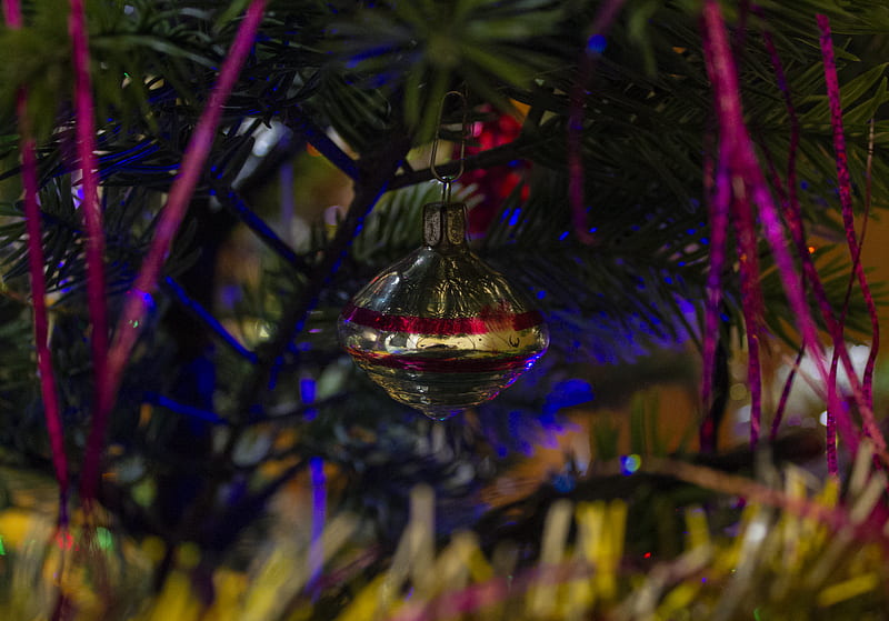 red and clear glass ball ornament, HD wallpaper