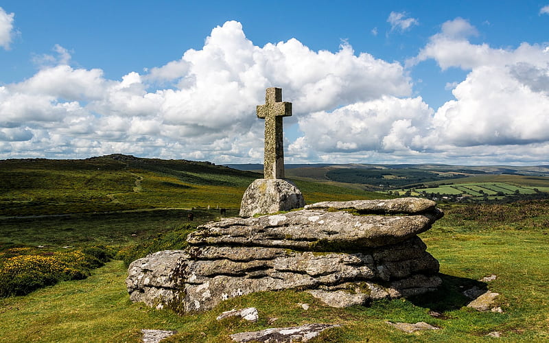 Cross in Dartmoor, England, fields, clouds, rock, cross, England, HD wallpaper
