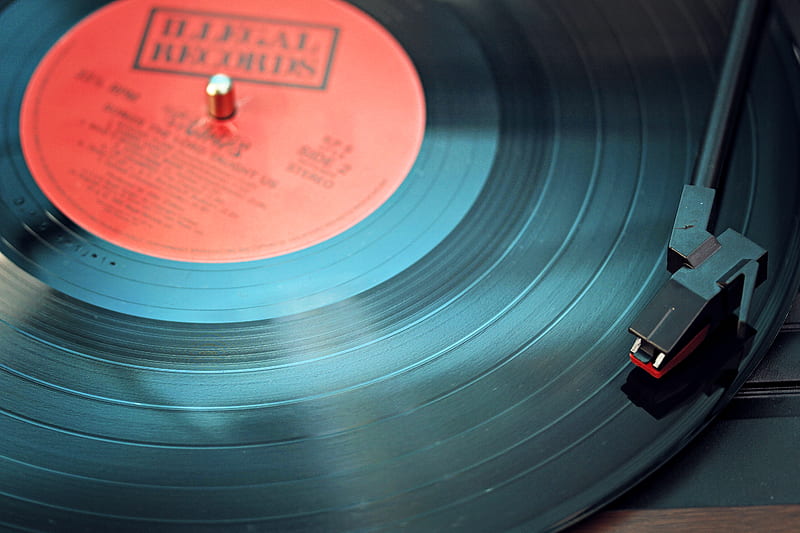 Blue Vinyl Record Playing on Turntable, HD wallpaper