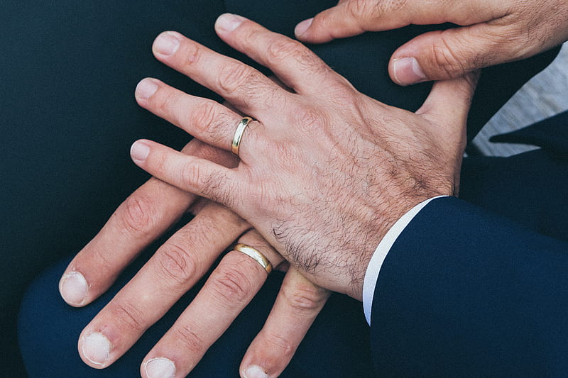 two man's hands wearing gold-colored wedding rings, HD wallpaper