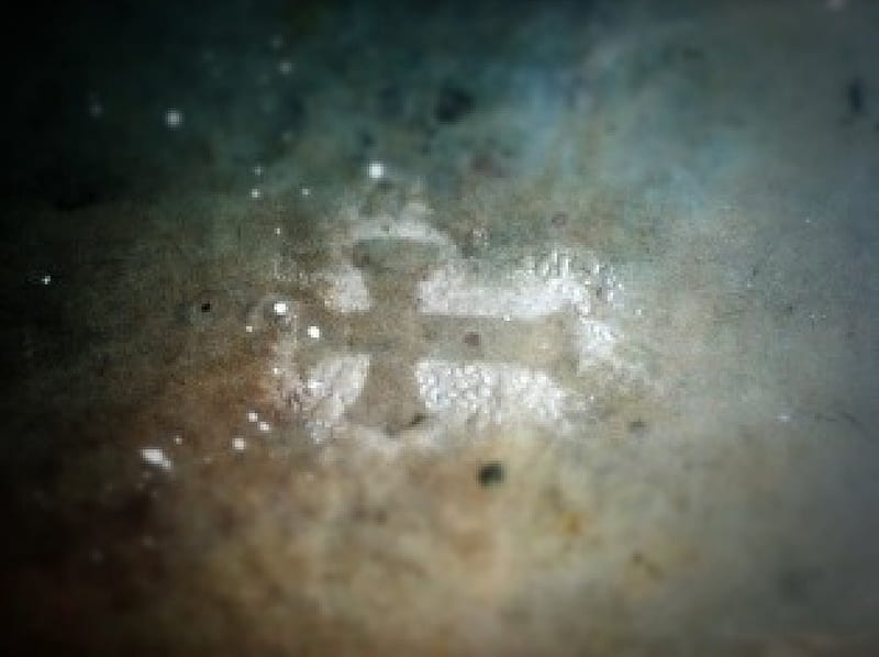 hidden message, cement, rain, cross, imprint, HD wallpaper