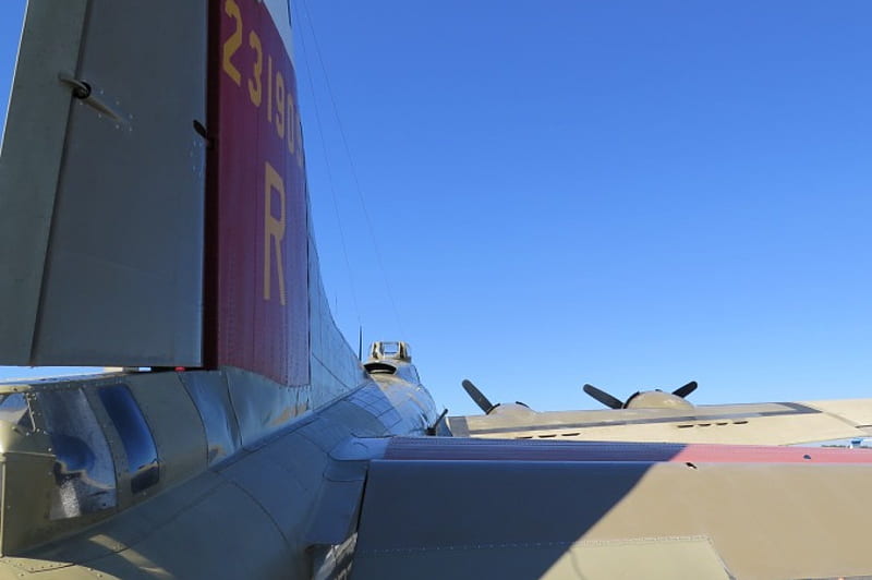 Tail view of b-17, b-17, Air force, ww2, 8th air force, flying, fortress, bomber, WWII, HD wallpaper