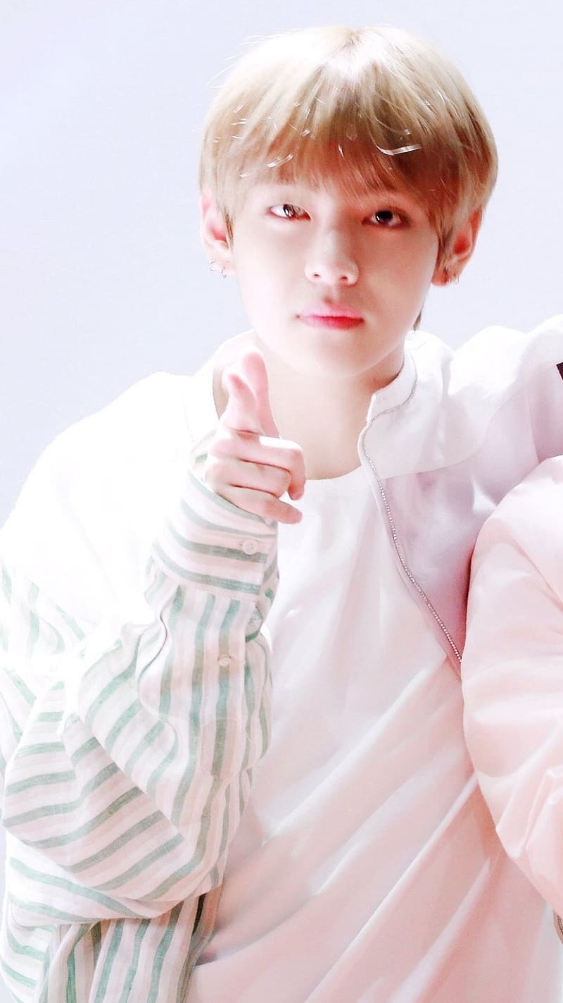 V that pose | Kim taehyung, Bts taehyung, Taehyung