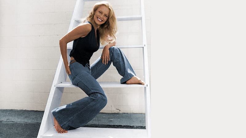 Cheryl Ladd, sitting on white steps, flared jeans, bare feet, black, blonde, sleeveless top, HD wallpaper
