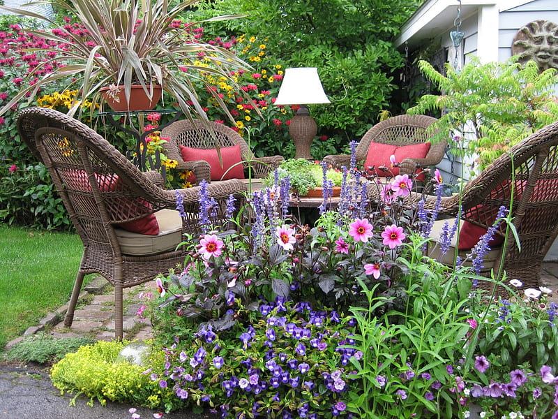 patio visit, patio, table, lamp, grass, wicker, chairs, flowers, cushions, HD wallpaper