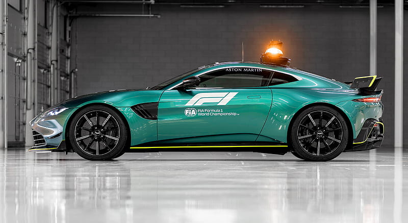 2021 Aston Martin Vantage Formula 1 Safety Car - Side, HD wallpaper