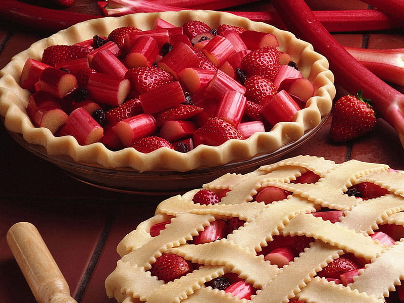 Making of a Strawberry Rhubarb Pie, red, strawberry, rhubarb, abstract, sweet, dessert, fruit, bakery, crust, pie, HD wallpaper