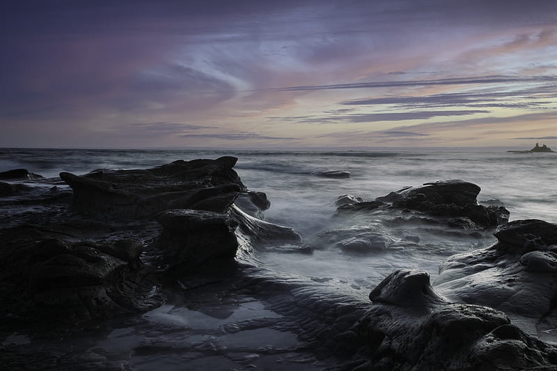 ocean waves crashing on rocks during sunset, HD wallpaper