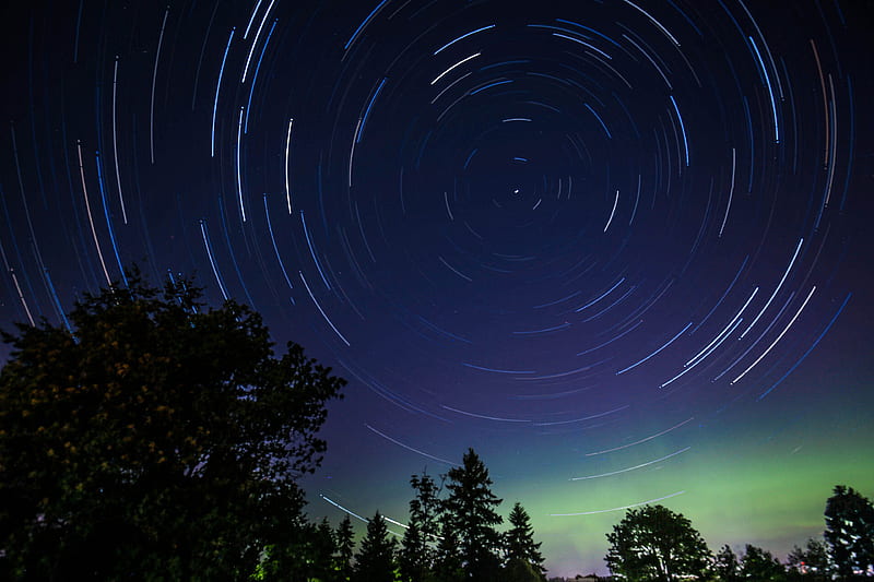 Circular shapes formed by star moving across the night sky, HD wallpaper