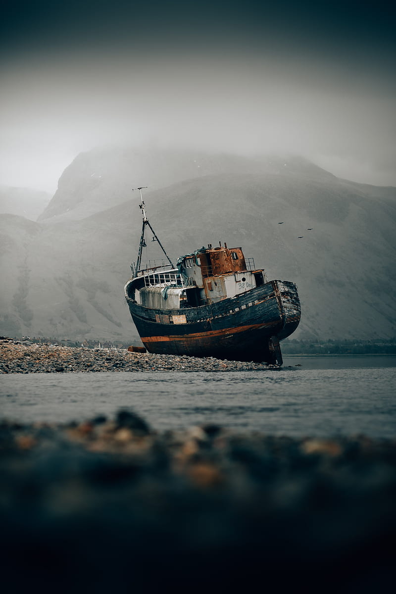 ship, shore, fog, shallow, abandoned, HD phone wallpaper