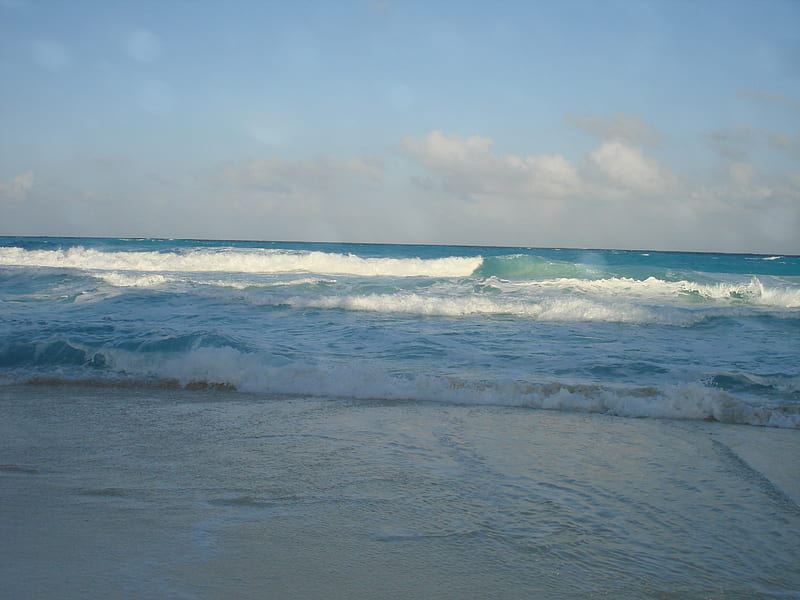 Waves in Cancun Beaches , cancun, waves, sky, clouds, graphy, sand, beaches, white, blue, HD wallpaper