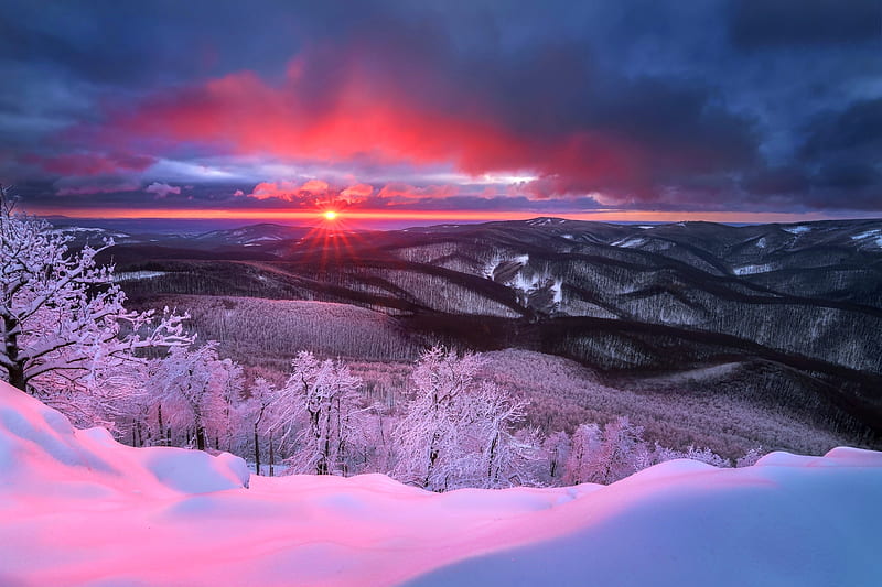 Amazing winter sunset, snow, view, purple, sunset, sky, winter, amazing, bonito, mountain, frost, HD wallpaper
