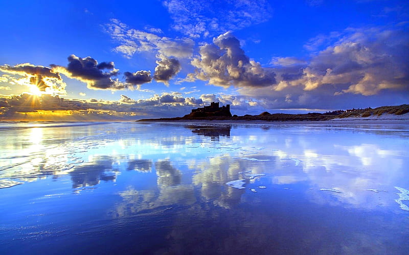 CASTLE in REFLECTION, sun, Bamburgh Castle, shoal, clouds, Northumberland Coast, castle, sea, HD wallpaper
