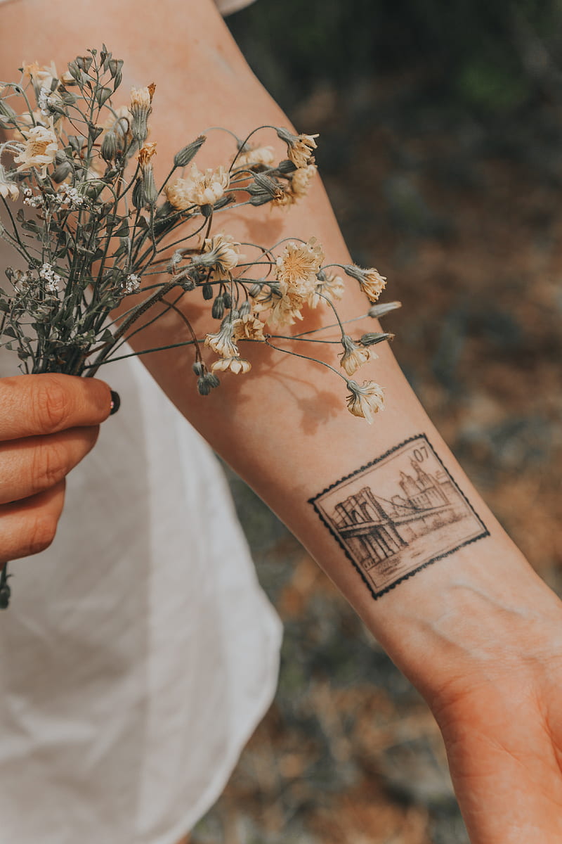 hands, bouquet, flowers, tattoo, HD phone wallpaper