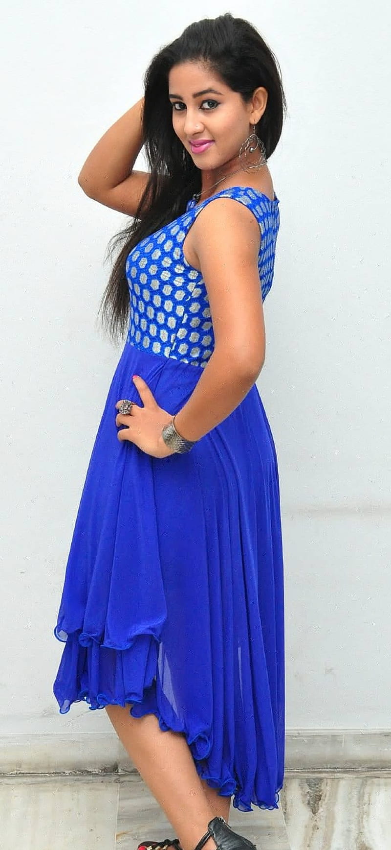 Pavani, actress, blue top, telugu, HD phone wallpaper