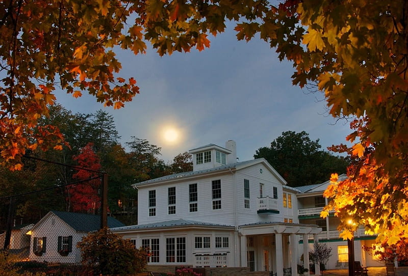 Capon Springs, West Virginia, autumn, moon, house, leaves, colors, light, HD wallpaper