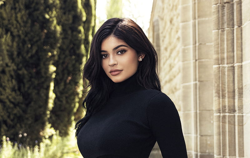 Kylie Jenner Wearing Black Top 2018, kylie-jenner, celebrities, girls, model, HD wallpaper