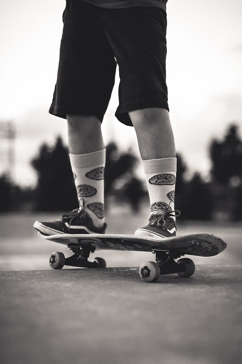 skateboard, skate, legs, skater, black and white, HD phone wallpaper