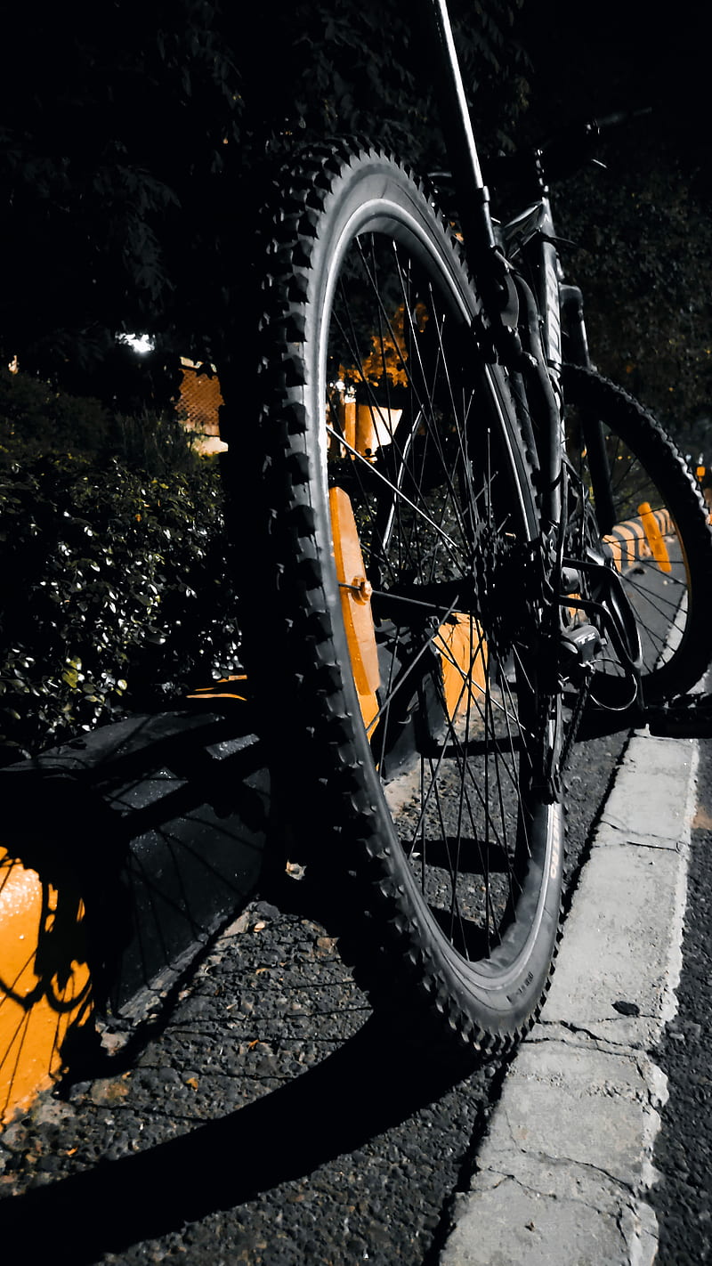 Lado de la carretera, bicicleta, fresco, oscuro, noche, paseo, Fondo de  pantalla de teléfono HD | Peakpx